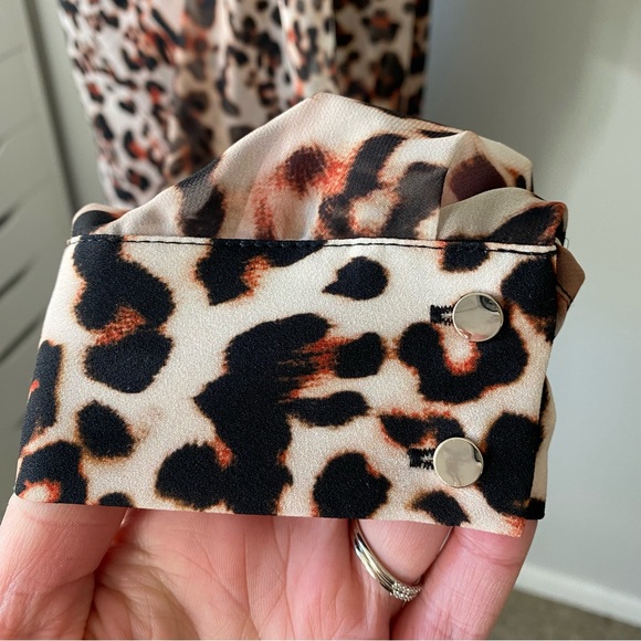 BEBE Cheetah Leopard Sheer Blouse Top with Half Front Zip - Picture 8 of 9
